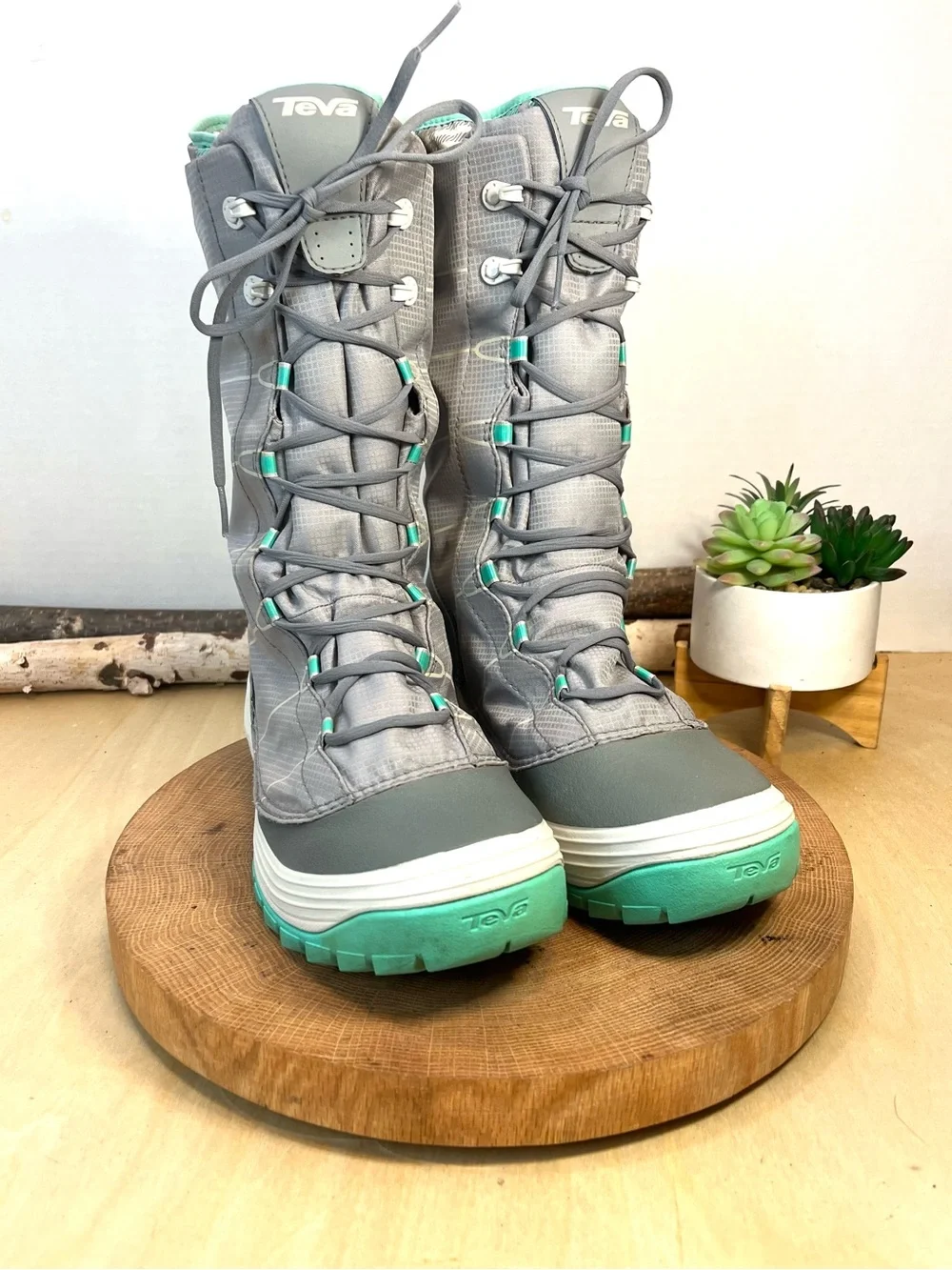 Teva Women’s Jordanelle Waterproof Winter Snow Boots Size 8
